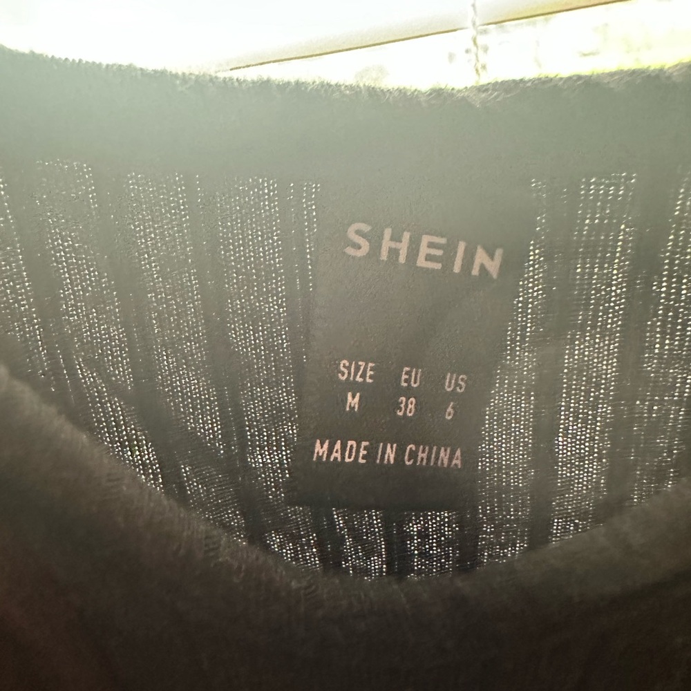 Shein Jump Suit Size Medium fit like a Small.